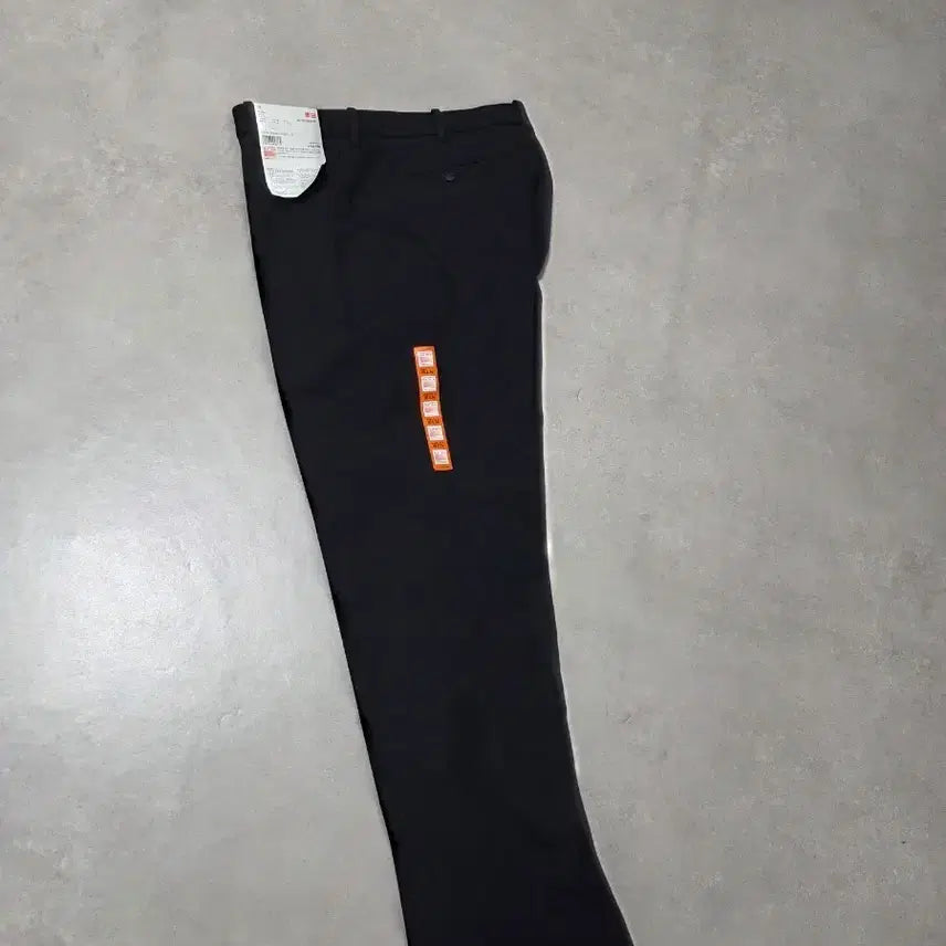 [SOLD OUT] 유니클로 히트텍 슬림핏 슬랙스 네이비 85 새상품