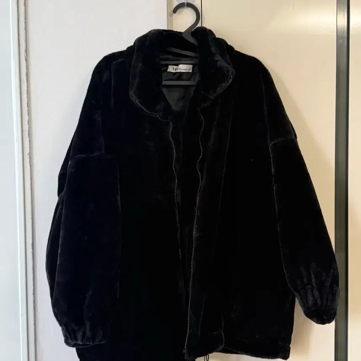 [BUNJANG] Black Winter Fur Jacket / 검정 겨울 털 점퍼 루즈핏 빅사이즈