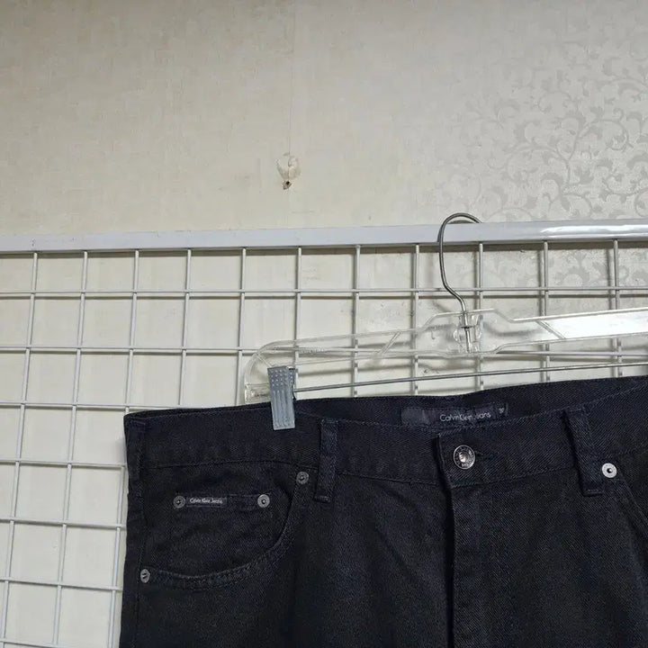 [BUNJANG] Calvin Klein Black Jeans (Men&