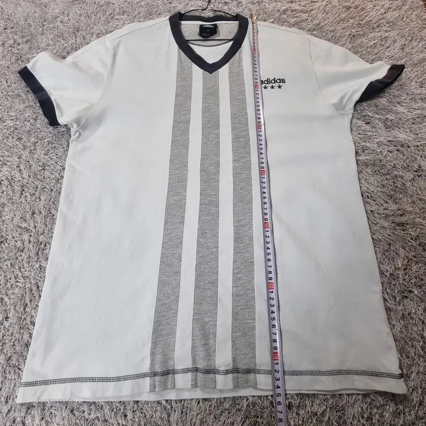 [BUNJANG] Adidas V-Neck Soccer Stripe T-Shirt / 아디다스 브이넥 반팔 올드스쿨 사커 스프라이프 탑 티셔츠 100