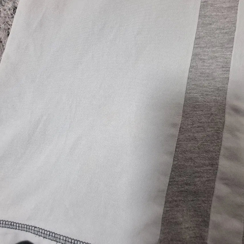 [BUNJANG] Adidas V-Neck Soccer Stripe T-Shirt / 아디다스 브이넥 반팔 올드스쿨 사커 스프라이프 탑 티셔츠 100