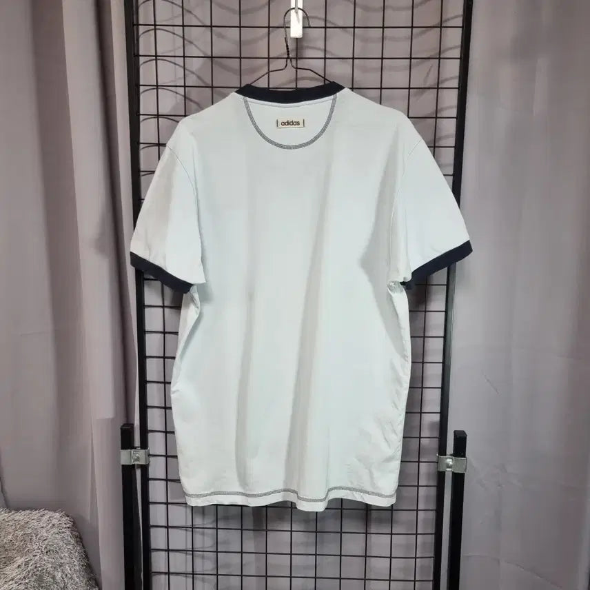 [BUNJANG] Adidas V-Neck Soccer Stripe T-Shirt / 아디다스 브이넥 반팔 올드스쿨 사커 스프라이프 탑 티셔츠 100