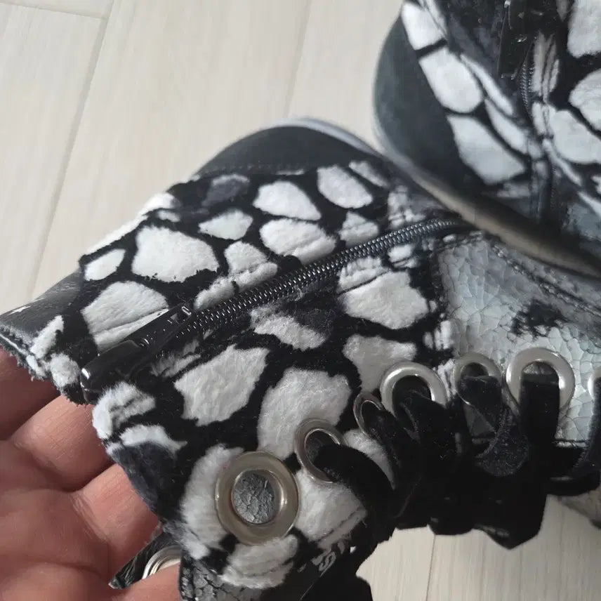 [BUNJANG] PRIMABASE Silver Crack High-Top Sneakers / 이태리 PRIMABASE 실버 크랙 하이탑 골든구스 스타일 235