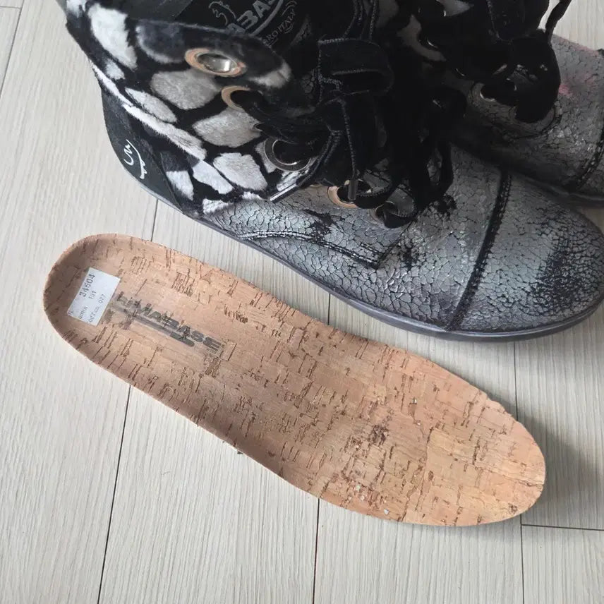 [BUNJANG] PRIMABASE Silver Crack High-Top Sneakers / 이태리 PRIMABASE 실버 크랙 하이탑 골든구스 스타일 235
