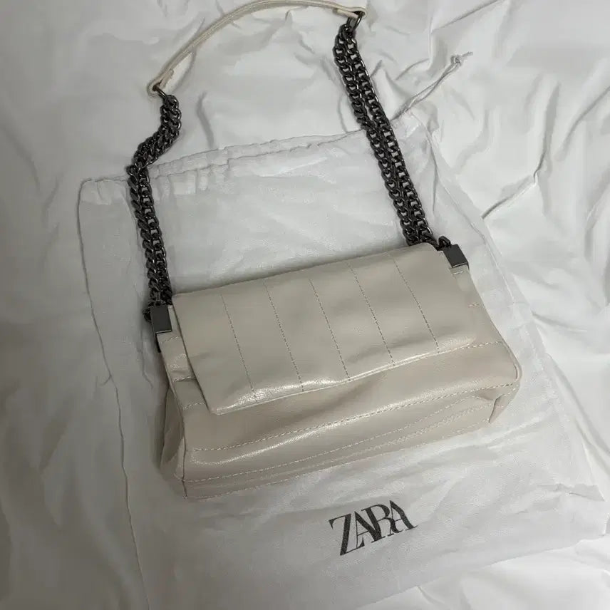 [BUNJANG] ZARA Flap Chain Shoulder Bag - Ivory / 자라 정품 락플랩 체인 숄더백 아이보리 새상품 zara