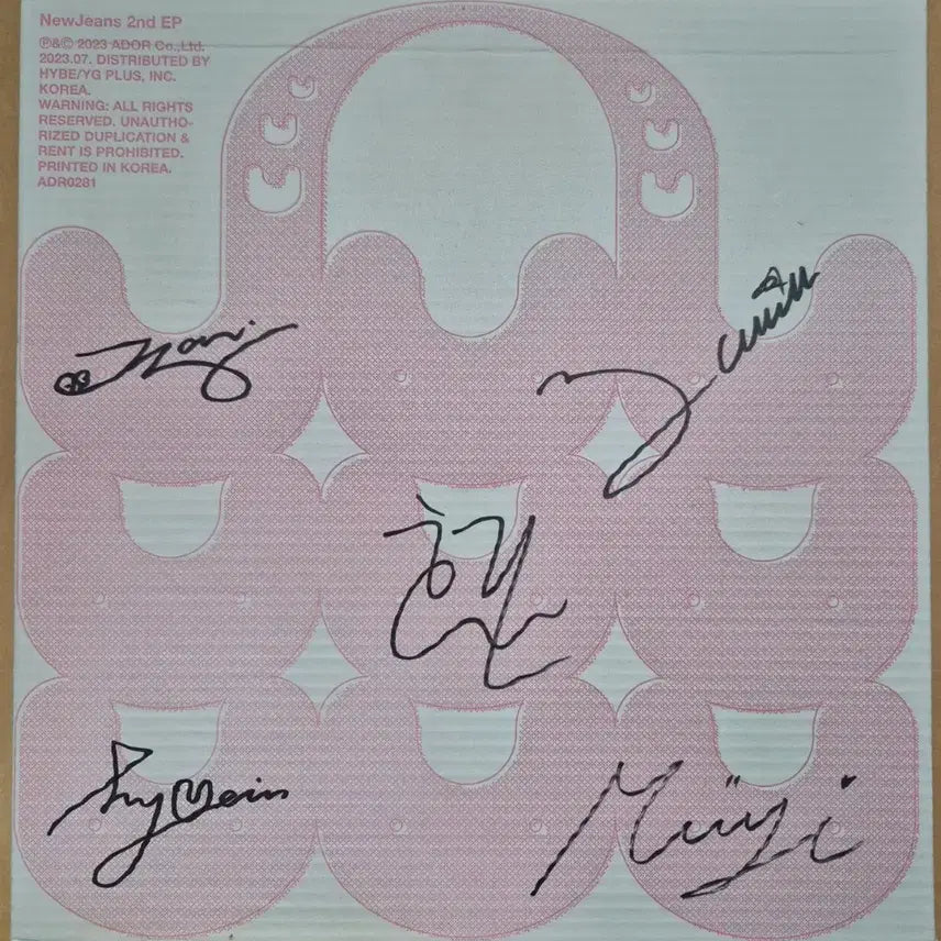 [BUNJANG] 뉴진스 겟업 비매 친필싸인 앨범 / 뉴진스 겟업 비매 친필싸인 앨범
