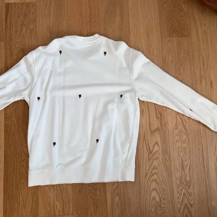 [BUNJANG] Lacoste LIVE Rose Embroidery Sweatshirt / Lacoste LIVE 흰색 장미 자수 맨투맨
