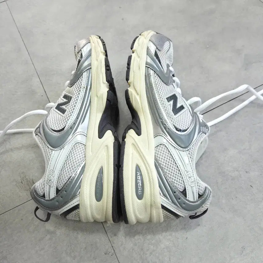 [BUNJANG] New Balance U453ESA Silver Metallic Sneakers / 뉴발란스 U453ESA 실버 메탈릭 270