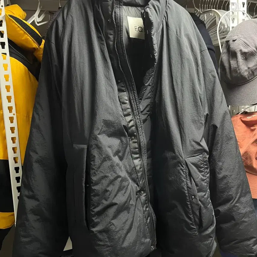 [SOLD OUT] 에센셜바이이큐엘 패딩 XL