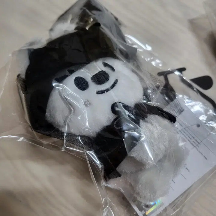 [BUNJANG] Stray Kids Skzoo 10cm DoEat Version 3RACHA Wolf Chan Pig Rabbit Han Quokka Plush / 스키즈 스키주 10cm 두잇 버전 쓰리라차 울프찬 돼끼 한쿼카