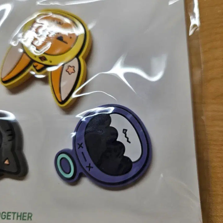 [BUNJANG] TXT (Tomorrow X Together) PPULBATU Badge Set / 투모로우바이투게더 PPULBATU 뱃지 세트