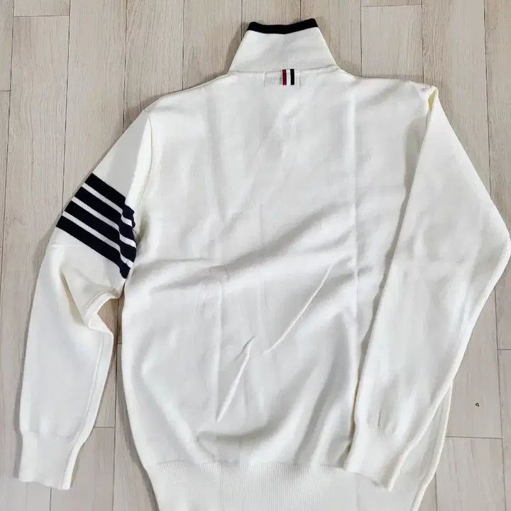 [SOLD OUT] 아이보리 긴팔 사선니트 셔츠