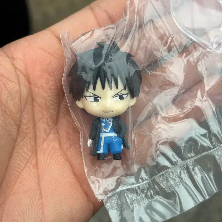 [BUNJANG] Fullmetal Alchemist Roy Mustang Gacha Figure / 로이 머스탱 가챠 팝니다.(택배비 포함 가격)