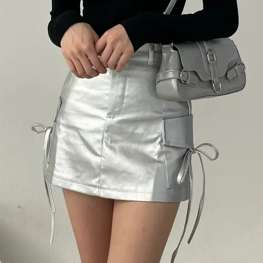 [BUNJANG] Silver Cybercore Mini Skirt with Ribbon / 실버 스커트 미니스커트 리본 사이버코어 미니스커트 교복치마 짧치 스타킹