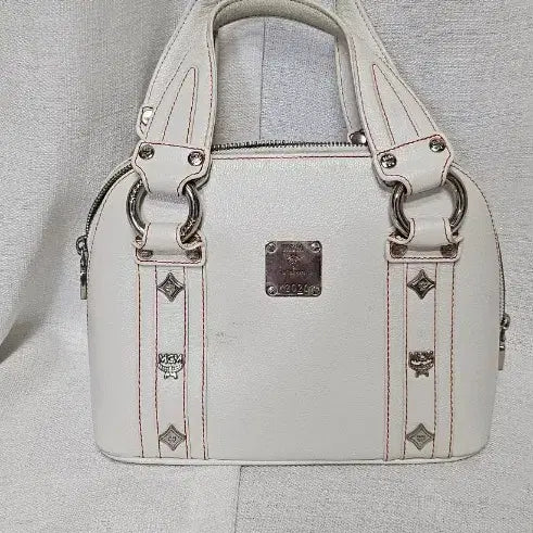 [BUNJANG] MCM White Studded Tote Bag / MCM 화이트 토트백 스터드 장식