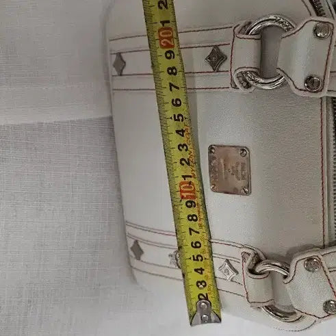 [BUNJANG] MCM White Studded Tote Bag / MCM 화이트 토트백 스터드 장식