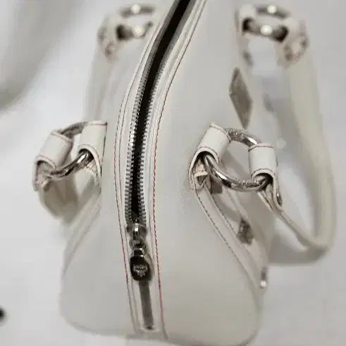 [BUNJANG] MCM White Studded Tote Bag / MCM 화이트 토트백 스터드 장식