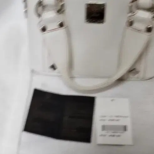 [BUNJANG] MCM White Studded Tote Bag / MCM 화이트 토트백 스터드 장식