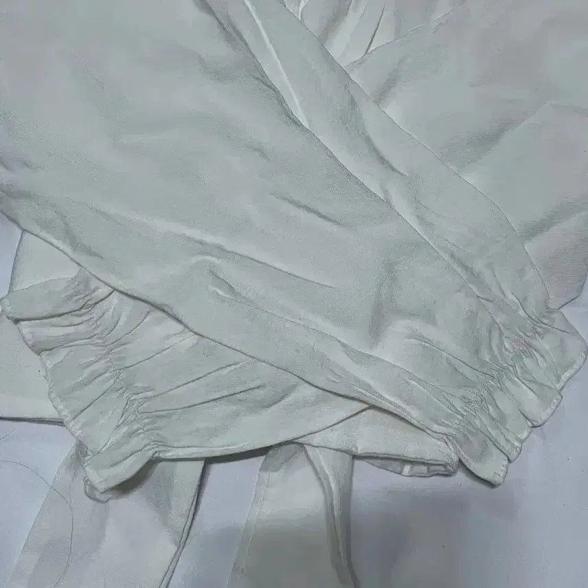 [BUNJANG] White Blouse / 화이트 블라우스