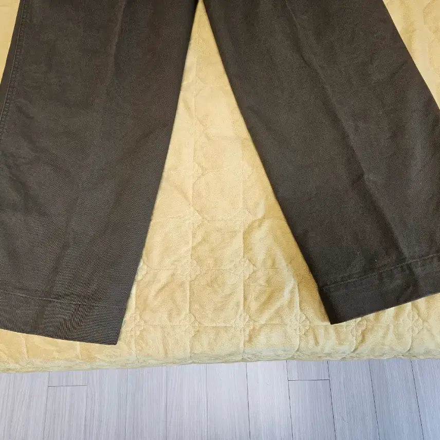 [BUNJANG] Uniqlo U Belted Wide Tucked Pants Olive 70 / 유니클로 U 벨티드 턱 와이드 팬츠 올리브 70