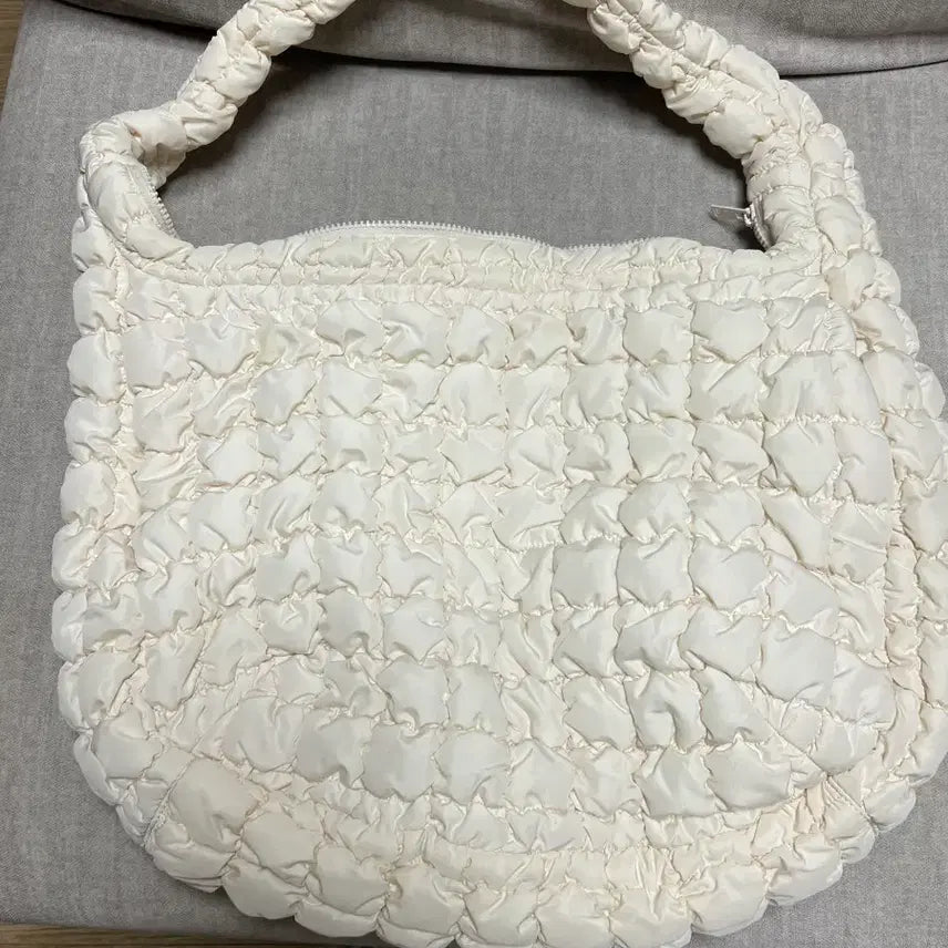 [BUNJANG] COS Quilted Cloud Bag Ivory / COS 코스 퀄티드 구름백 아이보리