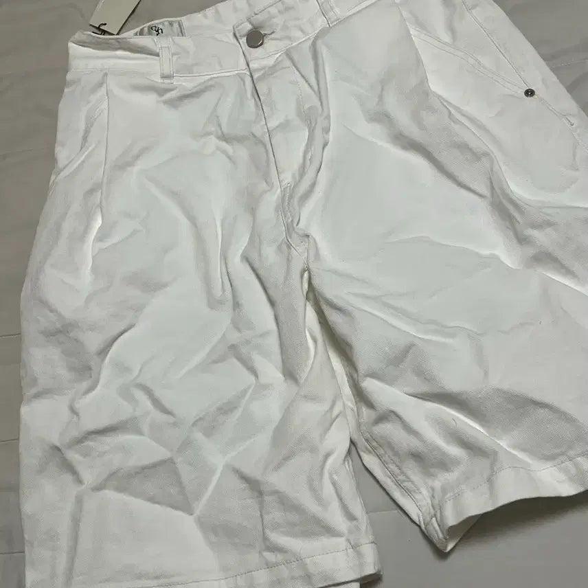 [SOLD OUT] 새상품_evener(에비너) 와이드 버뮤다 데님-화이트