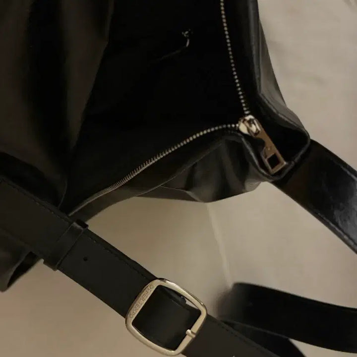 [BUNJANG] Ader Tempo Crossbody Bag / 아더템포 크로스백 블랙