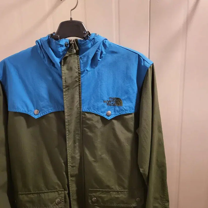 [BUNJANG] The North Face Windbreaker Jacket (Size 100) / [100]노스페이스 바람막이