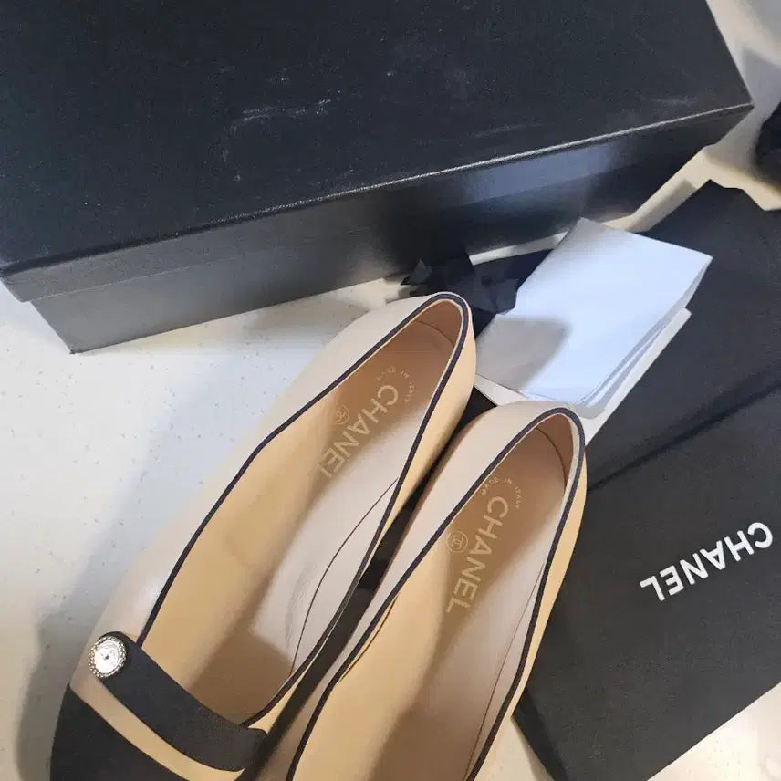 [BUNJANG] Chanel Coco Logo Ballerina Flat Shoes / 38.5 샤넬 코코로고 발레리나 플랫 슈즈