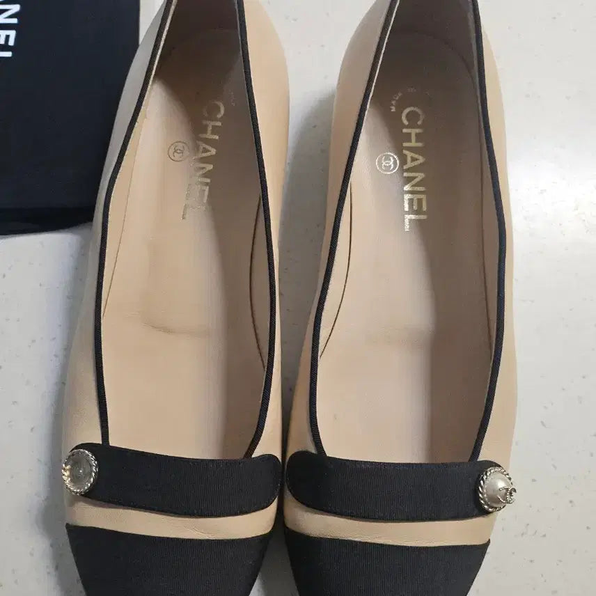 [BUNJANG] Chanel Coco Logo Ballerina Flat Shoes / 38.5 샤넬 코코로고 발레리나 플랫 슈즈