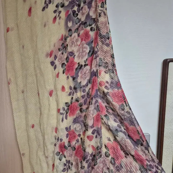 [BUNJANG] Floral Pattern Scarf Ivory / 플라워 패턴 스카프 아이보리