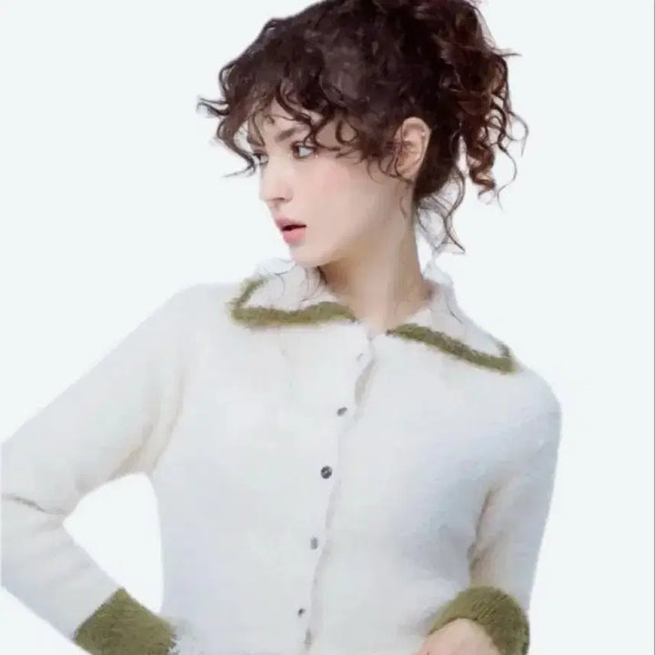 [BUNJANG] Love Is True Kara Crop Knit Cardigan / 1회착용) 러브이즈트루 카라 크롭니트가디건