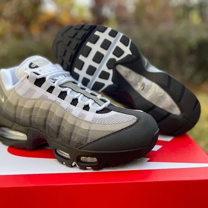 [BUNJANG] Nike Air Max 95 Gradient Grey Sneakers / 에어 맥스 95 그라데이션 그레이