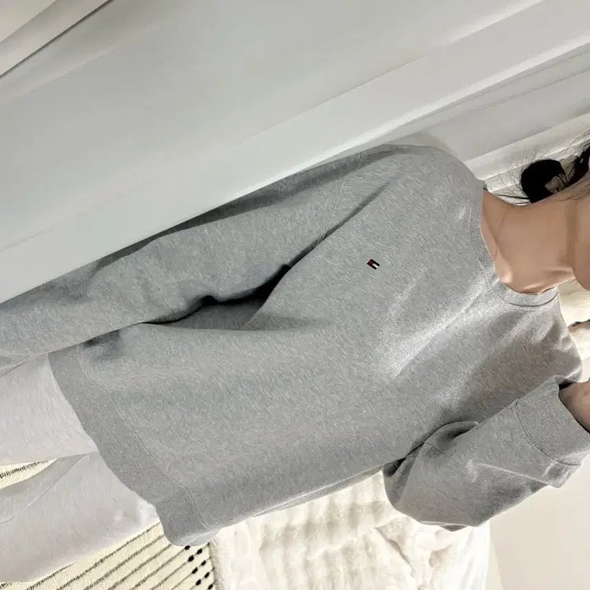 [BUNJANG] Tommy Hilfiger Grey Sweatshirt / 타미힐피거 맨투맨 회색