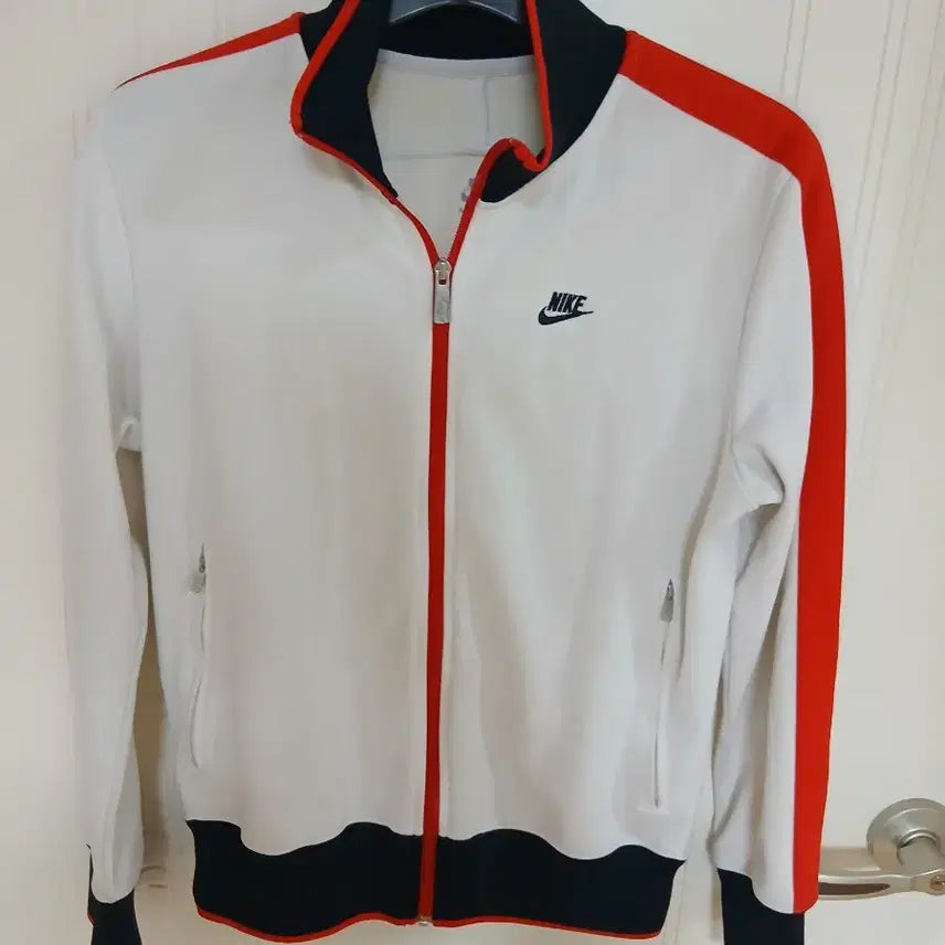 [BUNJANG] Nike White/Red Track Jacket (Size 95) / 나이키 화이트/레드 트랙 자켓 95
