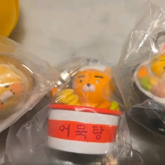 [BUNJANG] Kakao Friends Ryan &amp; Muzi Figure Keyring / 미개봉, 개봉, 택포) 카카오 피규어 키링 가챠 라이언 무지 춘식이