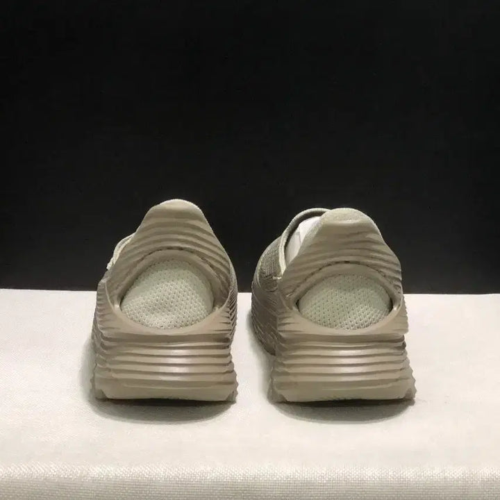 [SOLD OUT] 호카 리스토어 TC 오트밀