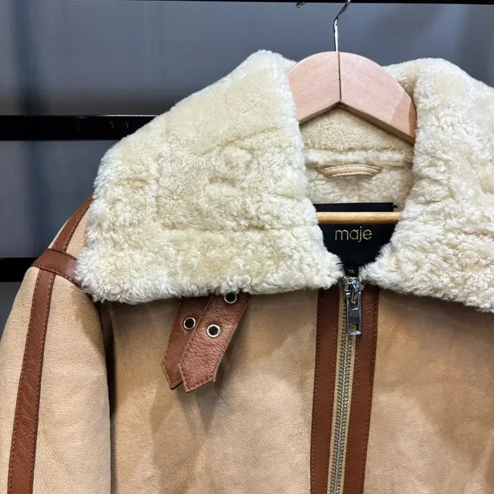 [BUNJANG] Maje High Neck Lambskin Mouton Coat / 마쥬 하이넥 양가죽 무스탕 코트 35.0 얼