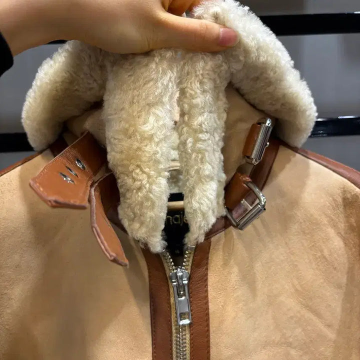 [BUNJANG] Maje High Neck Lambskin Mouton Coat / 마쥬 하이넥 양가죽 무스탕 코트 35.0 얼