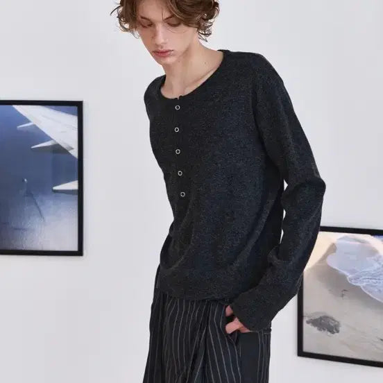 [BUNJANG] Waveis Low Tide Henley Neck Knit Sweater / 웨이비니스 로우 타이드 헨리넥 니트 차콜