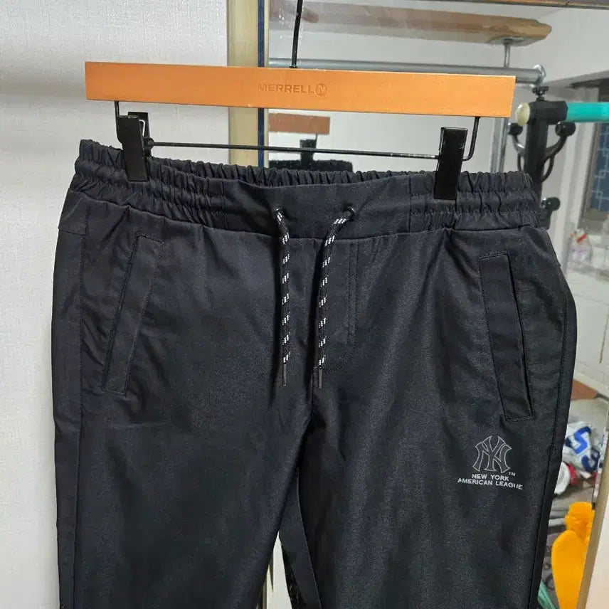 [BUNJANG] MLB New York Yankees Training Jogger Pants / 공용30-31 MLB 뉴욕 양키스 트레이닝 밴딩 조거팬츠