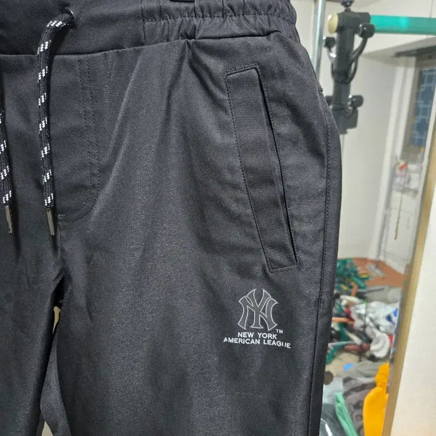 [BUNJANG] MLB New York Yankees Training Jogger Pants / 공용30-31 MLB 뉴욕 양키스 트레이닝 밴딩 조거팬츠