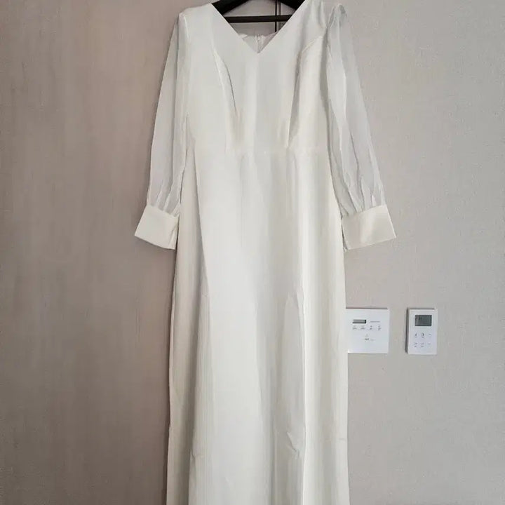 [BUNJANG] Self Wedding Long Sleeve Dress / 셀프웨딩 드레스 새제품