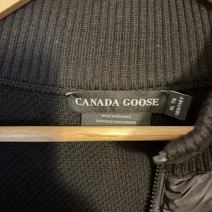 [SOLD OUT] 캐나다구스 니트자켓