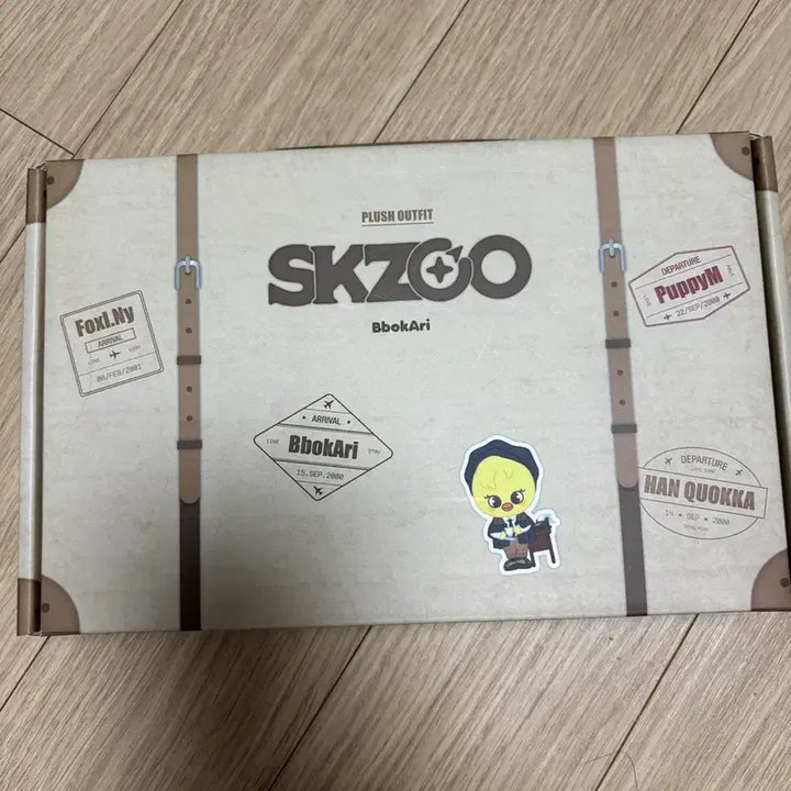 [BUNJANG] Stray Kids SKZOO Detective Outfit / 스트레이키즈 스키주 첫번째 팬미팅 탐정옷 뽁아리버전