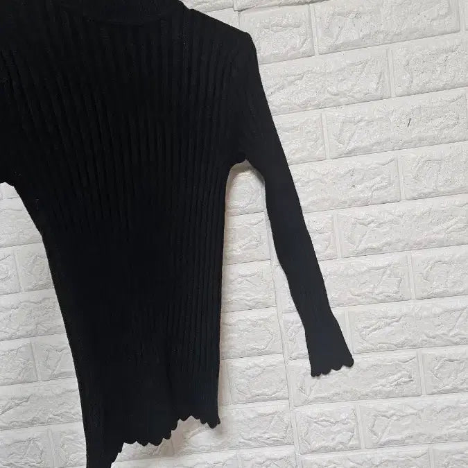 [BUNJANG] Black Ribbed Knit Top / 골지 반목 블랙 니트 긴팔s