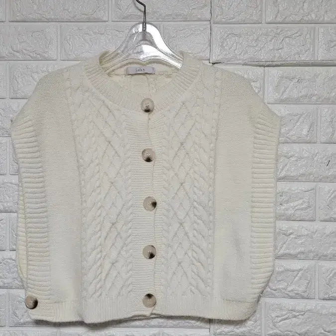 [BUNJANG] Loba Cable Knit Vest Ivory / Loba 케이블 니트 조끼 아이보리free