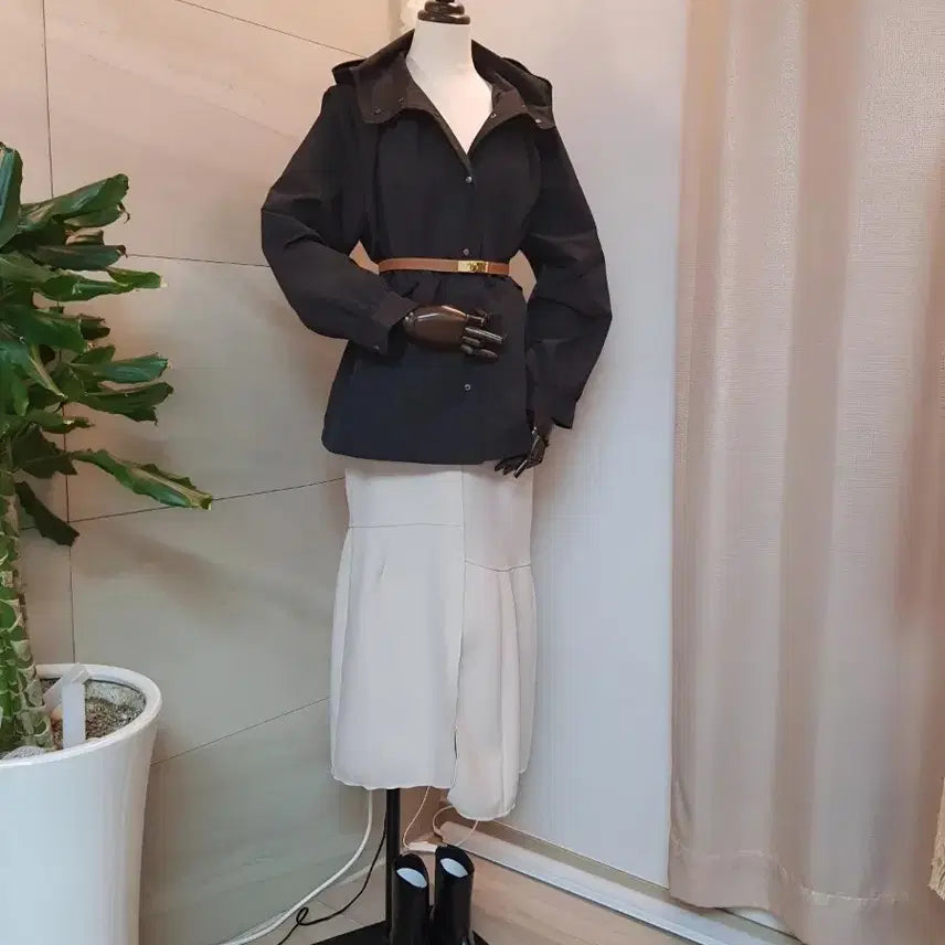 [BUNJANG] The Soo Lee Shirred High-Neck Hooded Jumper Jacket / 지금 입기 딱 좋은 셔링 하이넥 후드 점퍼자켓 새상품