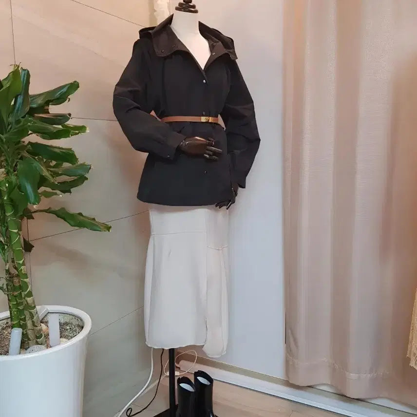 [BUNJANG] The Soo Lee Shirred High-Neck Hooded Jumper Jacket / 지금 입기 딱 좋은 셔링 하이넥 후드 점퍼자켓 새상품