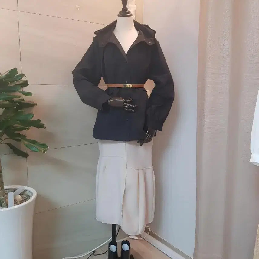 [BUNJANG] The Soo Lee Shirred High-Neck Hooded Jumper Jacket / 지금 입기 딱 좋은 셔링 하이넥 후드 점퍼자켓 새상품
